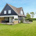 Semesterbostad 30582-odder-dyngby-havvej-66 *